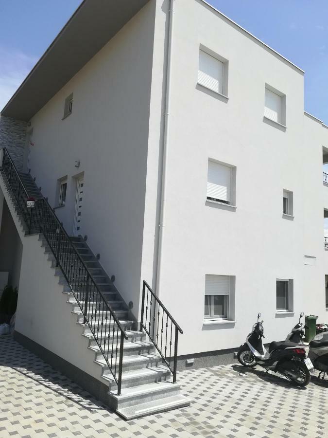 Villa Apartments Aa 1 Trogir Exterior foto